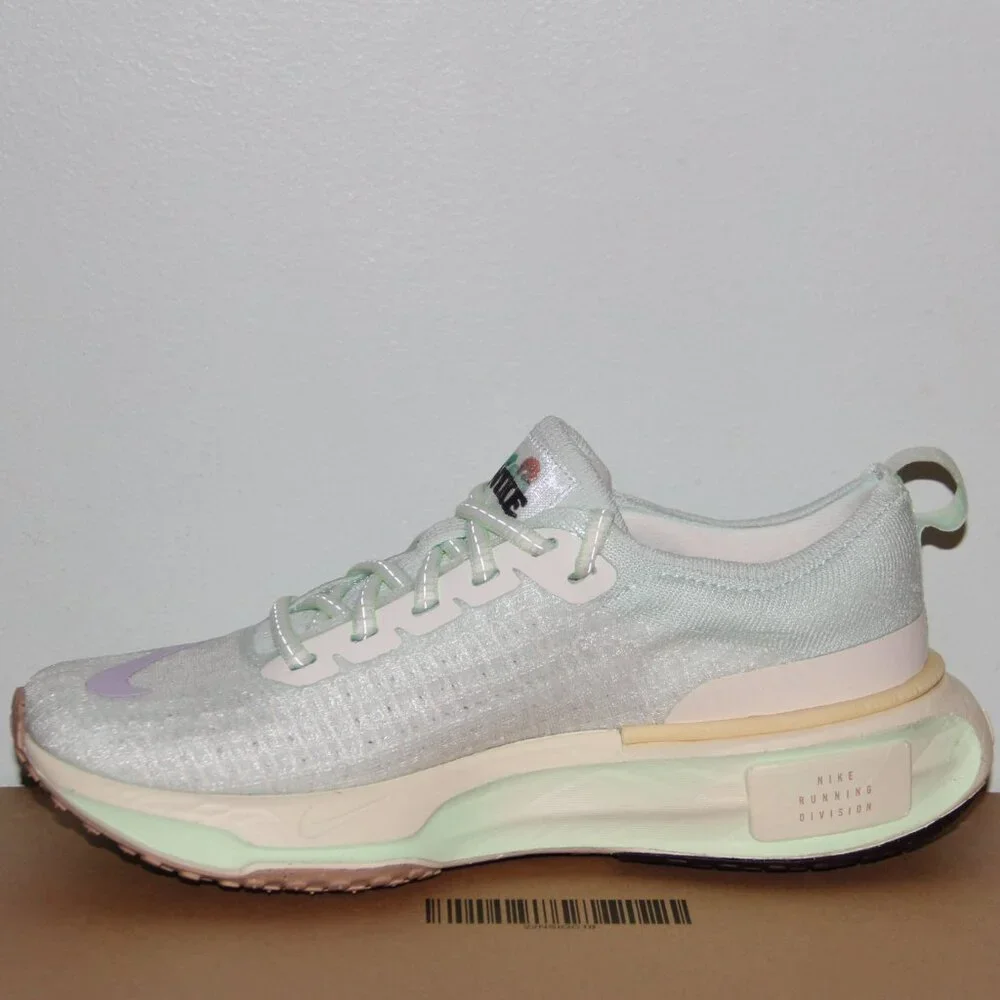 Nike ZoomX Invincible Run 3 Flyknit Running Shoes Womens 7 Barely Green